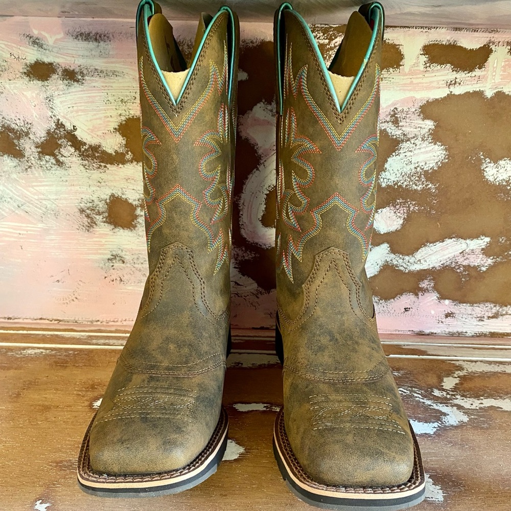 Ariat new in Toasted Brown Delilah Western boots